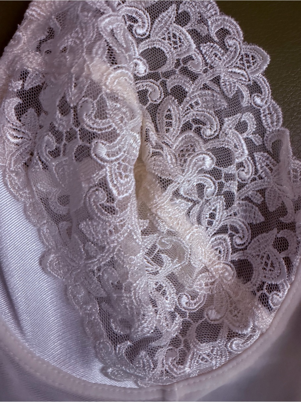 Wacoal Lace-Trim Bodysuit Shapewear in white - Picture 6 of 8